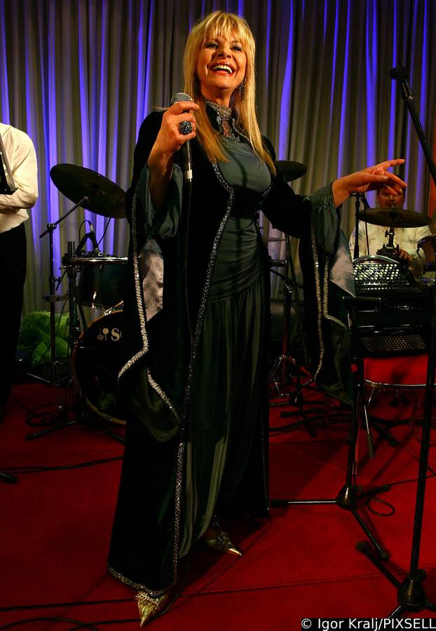 ARHIVA - Zagreb: Kraljica sevdalinki Hanka Paldum predstavila novi CD