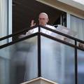 Papa Franjo pojavio se prvi put u javnosti od operacije crijeva
