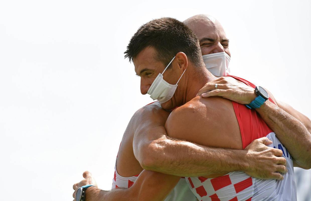 'Bralić nam je rekao: Ako ne želite doći doma ženama kiseli kao krastavci, razveslajte se'