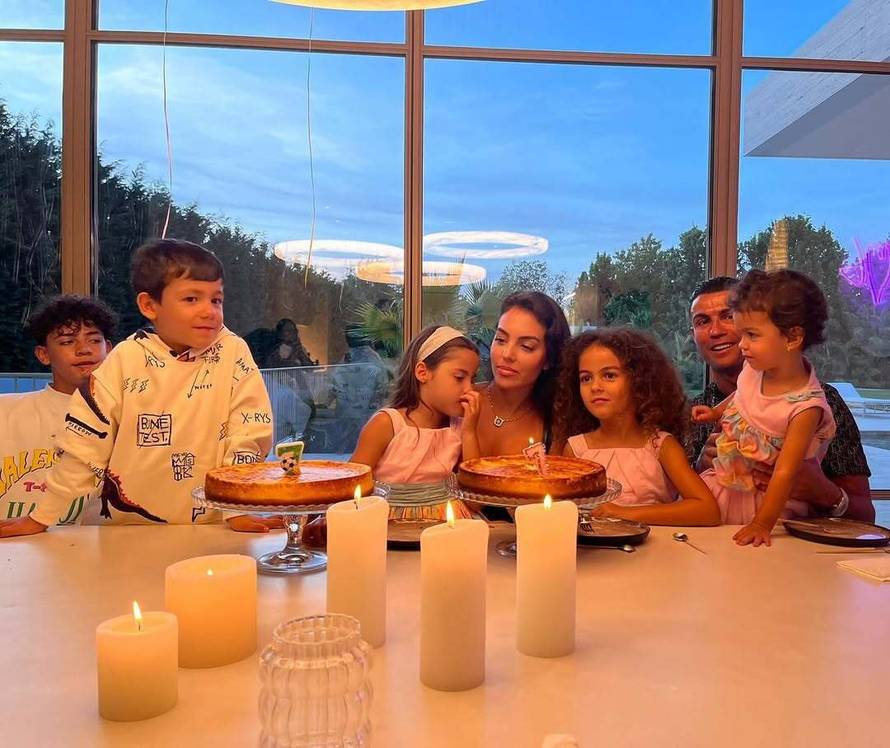 Georgina nosi prsten od šest milijuna eura, a kakva će tek onda biti svadba s Ronaldom?