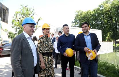 Branko Bačić u Petrinji: Za obnovu u županiji iz Fonda solidarnosti iskorišteno 110%