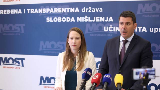 MOST-ovci tvrde: Premijer je izdao Hrvate izvan Hrvatske