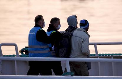 Krenuli su u Europu: U vodama oko Libije uhitili 550 migranata