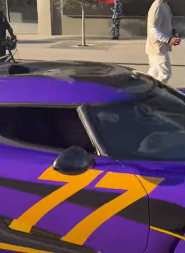 FOTO Dončićevi limeni ljubimci: Džip za apokalipsu, Porsche za svaku prigodu, ima i Zastavu!