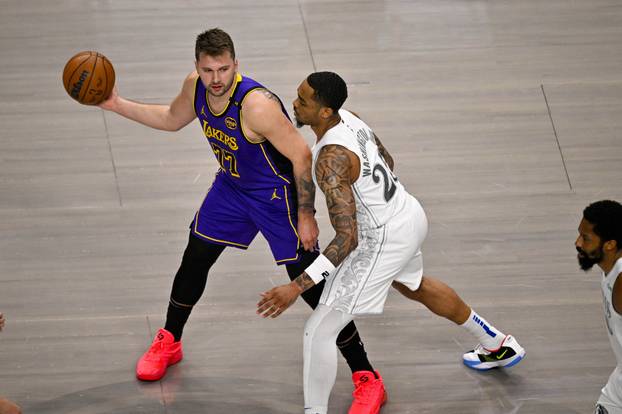 NBA: Los Angeles Lakers at Dallas Mavericks
