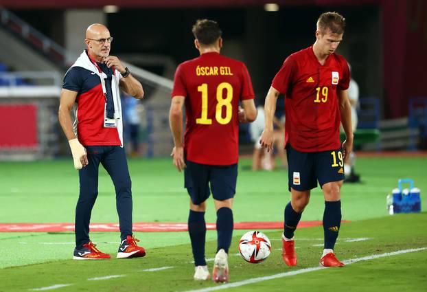 Soccer Football - Men - Gold medal match - Brazil v Spain