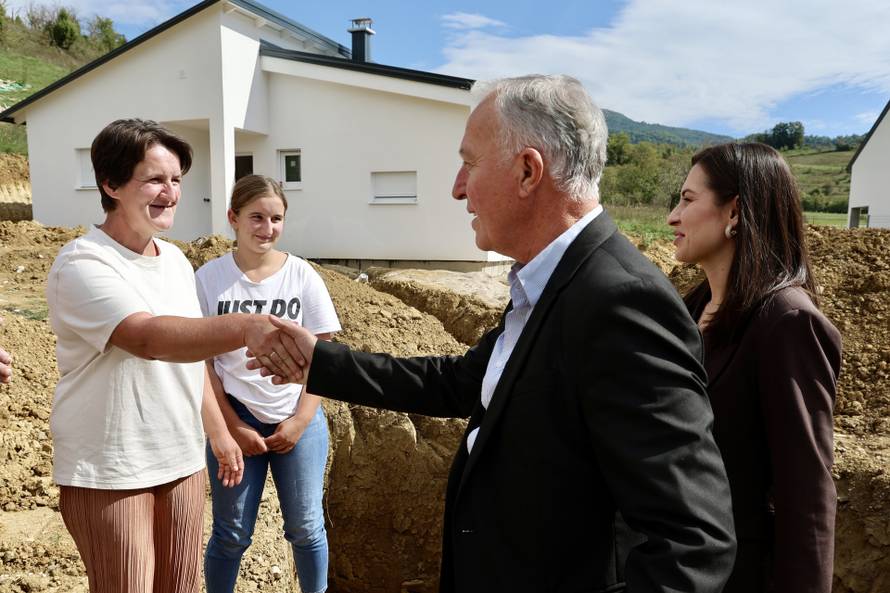 Violeta donirala dvije montažne kuće obiteljima u Jablanici i u Buturović Polju
