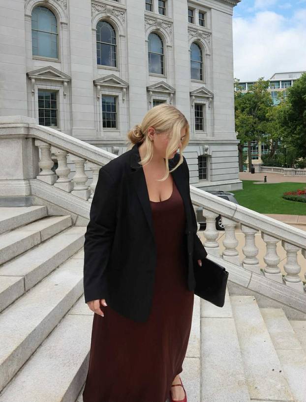 FOTO Plus-size manekenka voli pozirati u donjem rublju: 'Često dobivam bračne ponude'