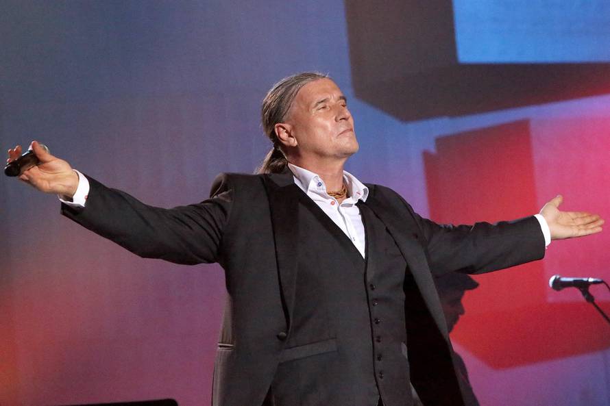 Zovu ga pjesnikom ljubavi, a on Valentinovo ne slavi posebno: 'To je za mene jedan radni dan'