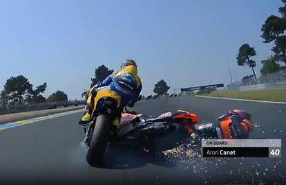 Grozan sudar na Moto 2 utrci: Motocikli letjeli zrakom, a vozači se prevrtali po stazi!