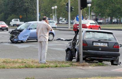 U lančanom sudaru u Zagrebu troje ozlijeđenih