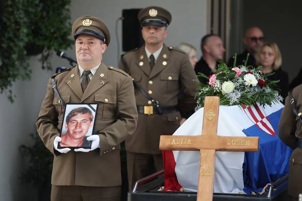 Vukovar: Sahrane nedavno identificiranih branitelja pronađenih na Petrovačkoj doli kod Vukovara