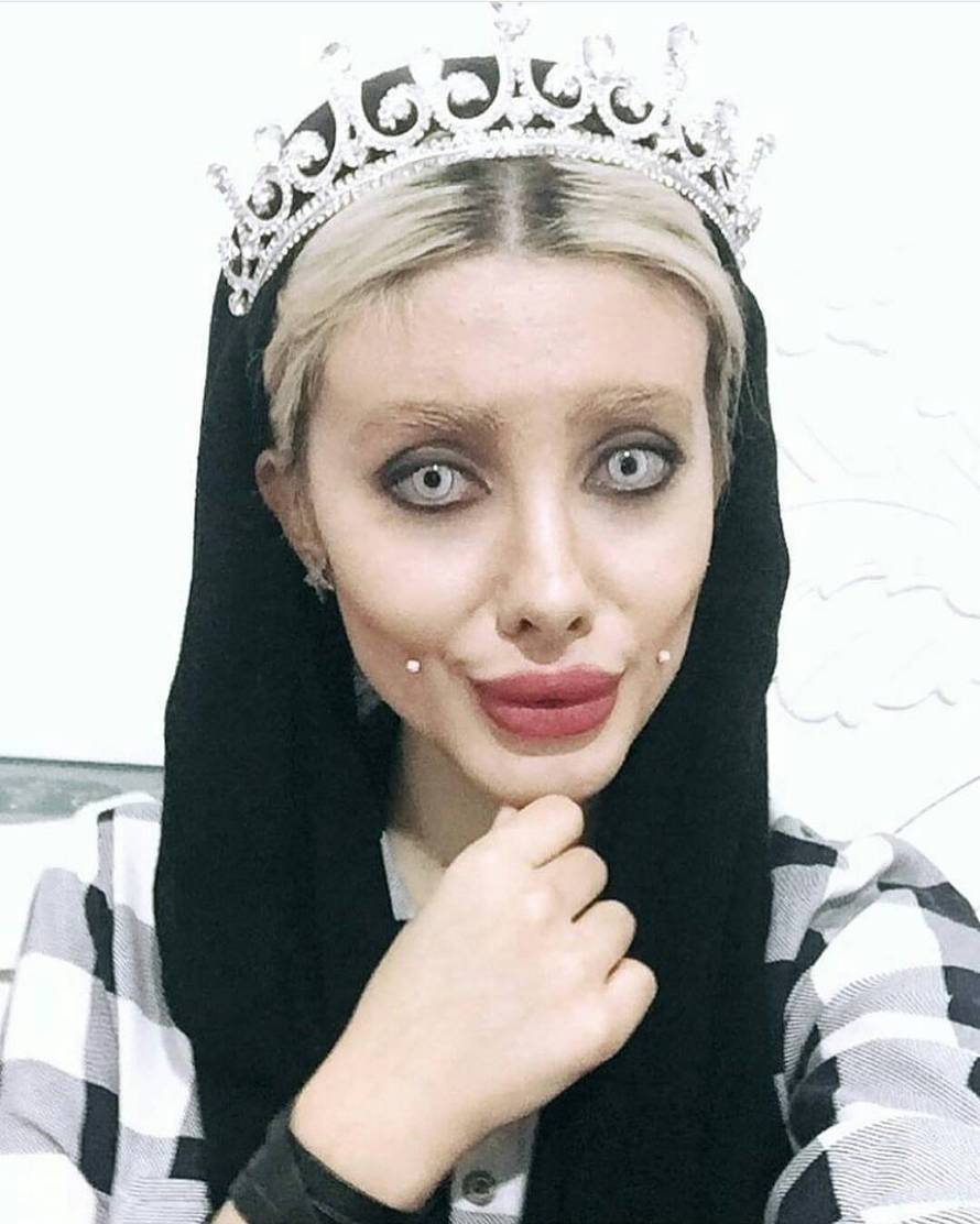 Mole Angelinu Jolie za pomoć: 'Spasi je, osuđena je na deset godina zatvora, a ima samo 19'