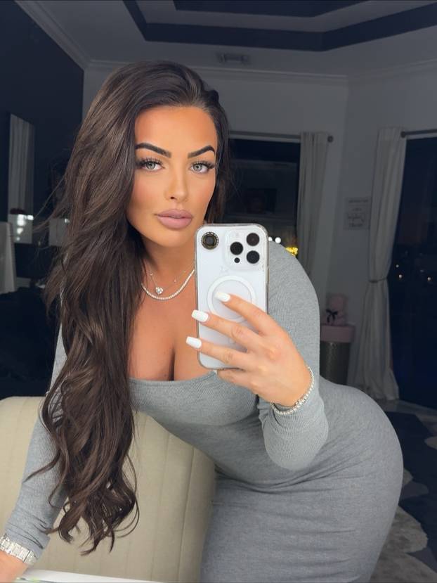 FOTO Svi joj zavide! Promijenila je karijeru i postala najzgodnija i najutegnutija influencerica