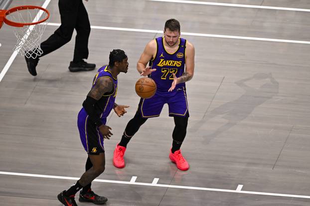 NBA: Los Angeles Lakers at Dallas Mavericks