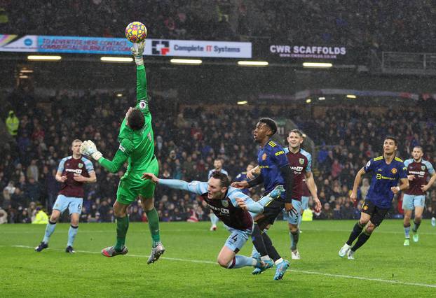 Premier League - Burnley v Manchester United