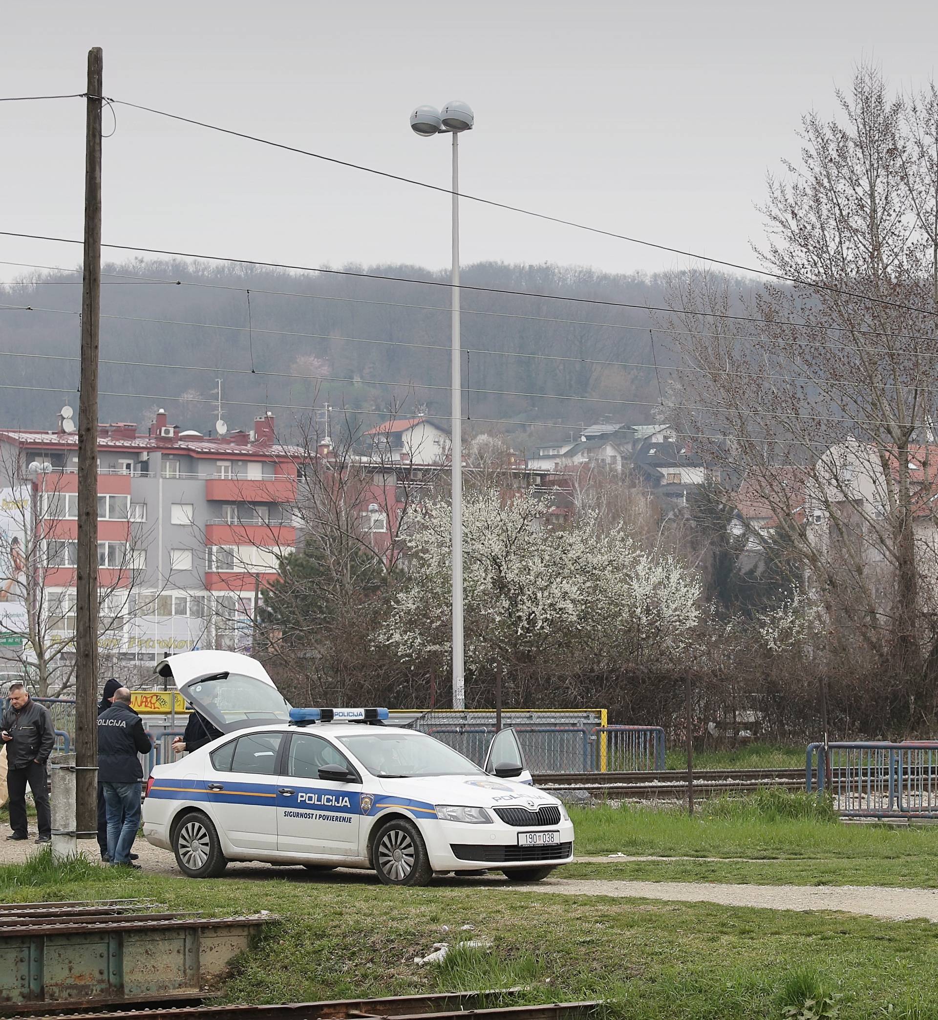 Vlak na Oranicama naletio na čovjeka, na mjestu je poginuo