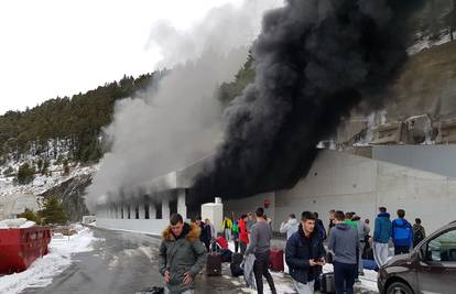 Srednjoškolci kojima je izgorio autobus došli sigurno u Split