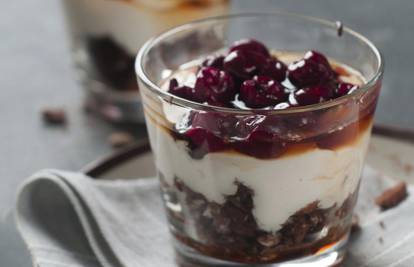 Savršenstvo okusa: Fini desert s rižom, čokoladom i višnjama