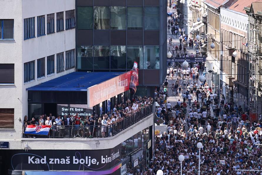 Tisuće prosvjednika preplavile središte Zagreba zbog otpada u Lici