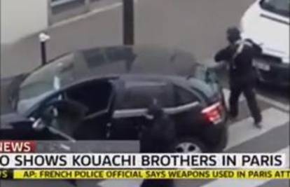 Šokantna snimka: Braća izašla iz auta i zapucala na policajce