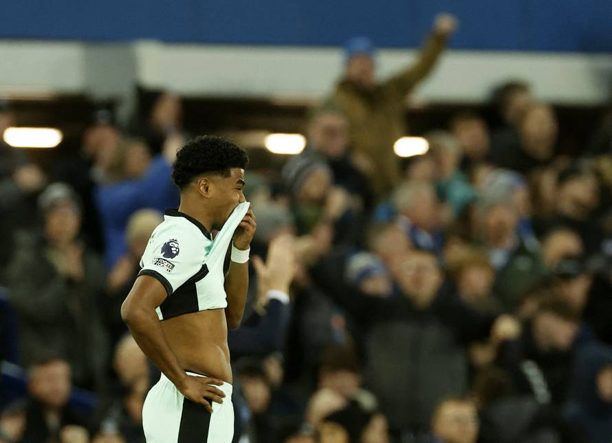 Premier League - Everton v Chelsea