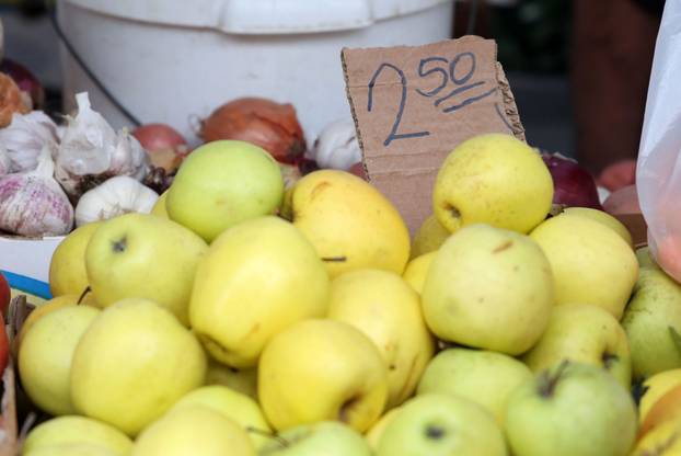 Šibenik: Ponuda na šibenskoj tržnici