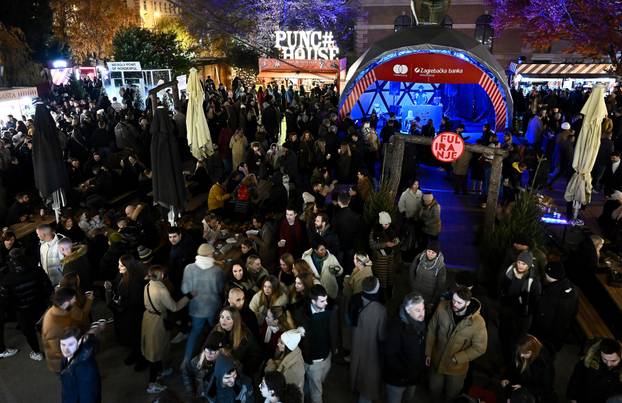 Zagreb: Advenstka ponuda na Strossmayerovom trgu Fuliranje