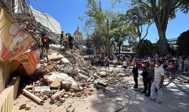 Collapsed buildings in Pereira after earthquake strikes Colombia