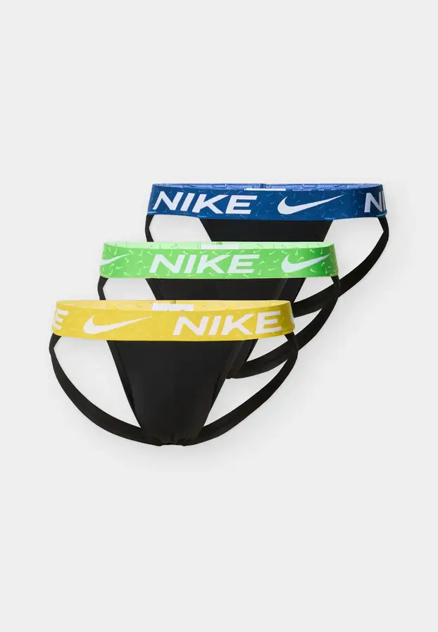 FOTO Pregledali smo ponudu za vas: Dečki, zavedite dragu seksi donjim rubljem za Valentinovo!