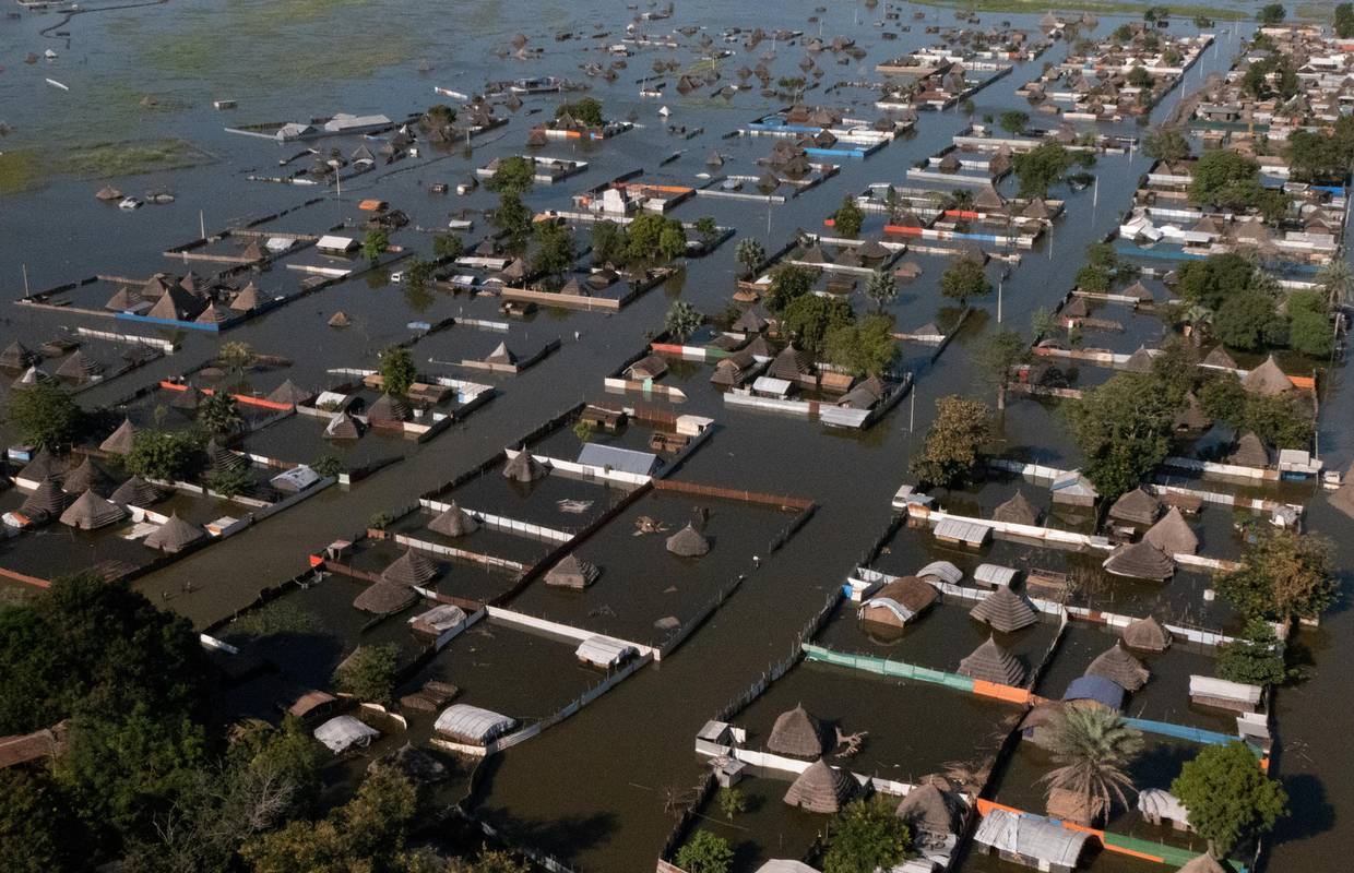 Američke bi kompanije u 2022. godini zbog poplava mogle izgubiti milijune radnih dana