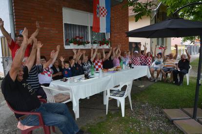 Vatreno ludilo u Sikirevcima: "Raketa je naš ponos i dika..."