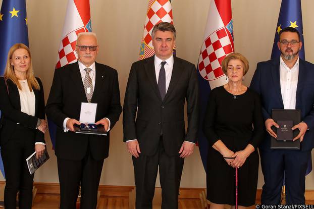 Predsjednik Milanović odlikovao ratne izvjestitelje iz Domovinskog rata Redom hrvatskog trolista