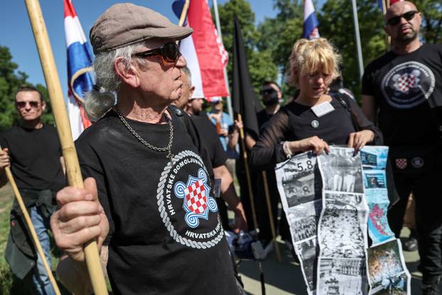 Zagreb: Dražen Keleminec sa svojim pravašima došao na Trnjanske kresove