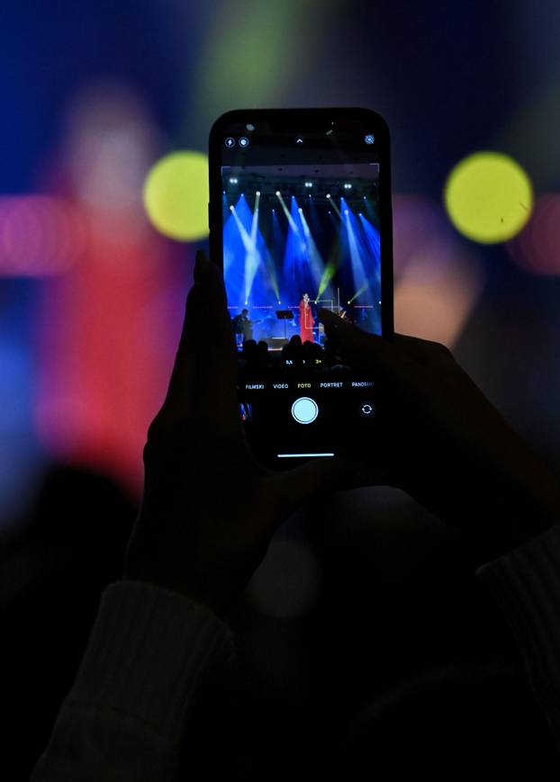 Zagreb: Nina Badrić održala koncert u Lisinskom