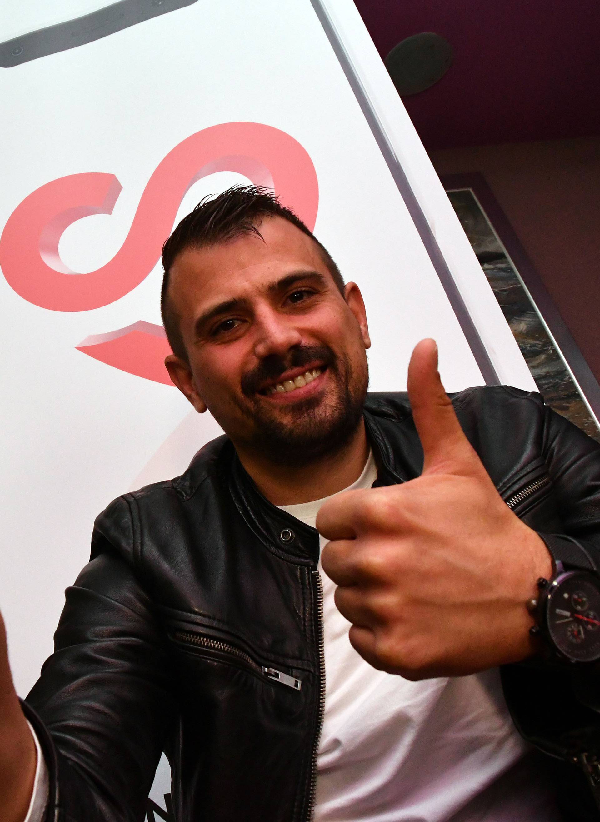 Slavonski Brod - Bivši pobjednik Big Brothera Vedran Lorenčić osmislilio je mobilnu aplikaciju "Vjenčanje Hrvatska".