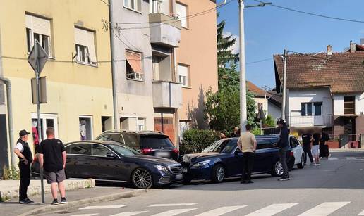 Prometna nesre&cacute;a u Zagrebu: 'BMW-om je driftao pa se zabio u parkirane automobile...'