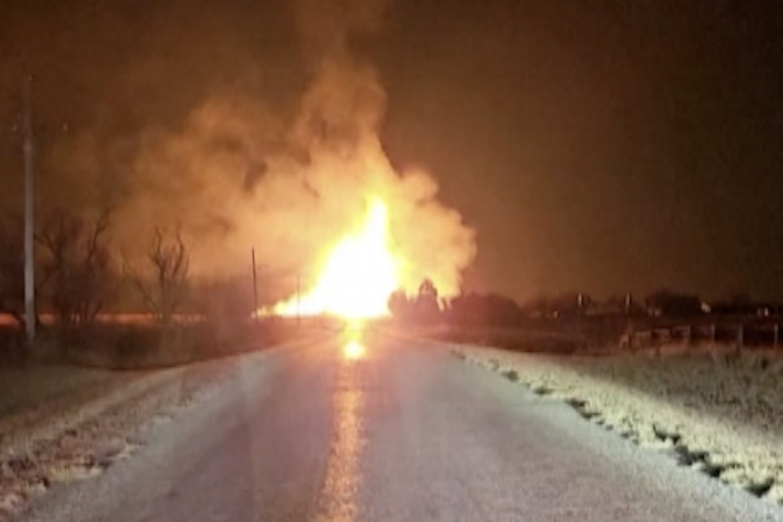 Gas pipeline explosion rocks western Oklahoma