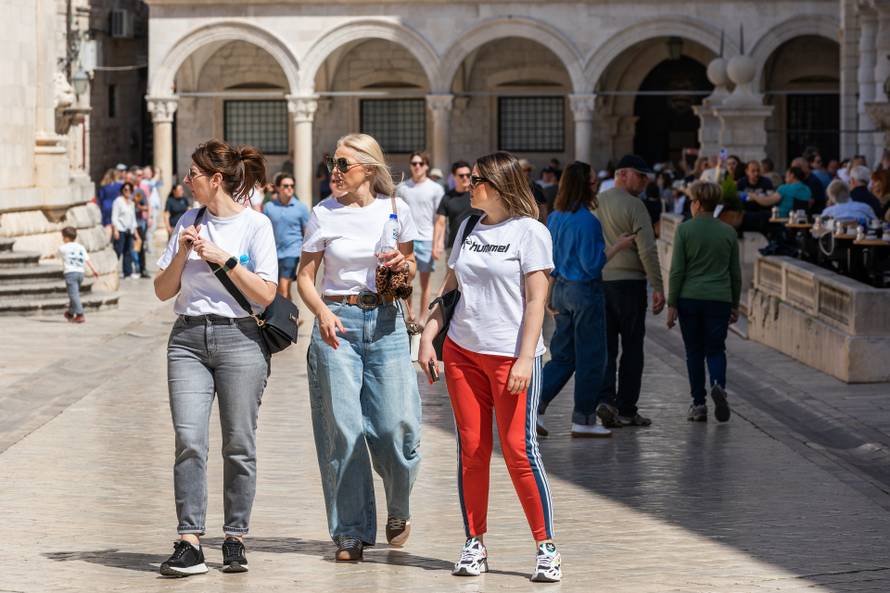 Sunčan i topao dan u Dubrovniku
