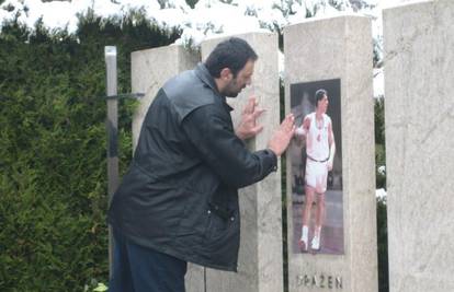 Divac: Rat i mržnja htjeli su nas rastaviti, ali mi smo obitelj