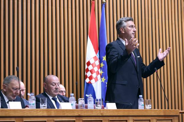 Zagreb: Počela 7. sjednica Hrvatskoga sabora