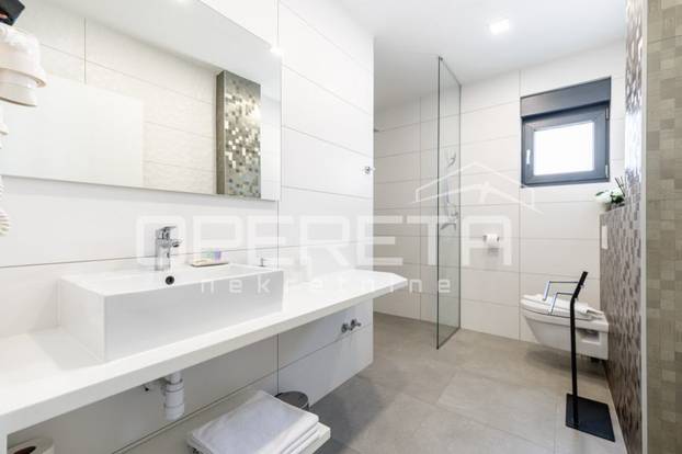 Koliko vrijedi luksuz? Cijena ove vile u Makarskoj sve govori