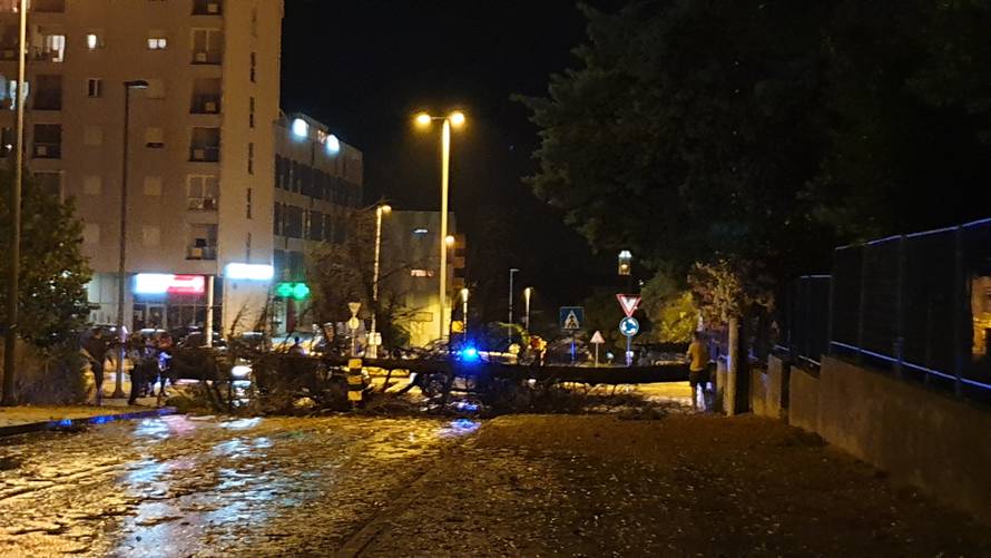 Nevrijeme zahvatilo Hrvatsku: O svemu se oglasila i policija...