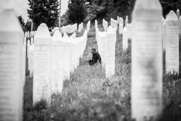 BIH, Massaker von Srebrenica, Potocari