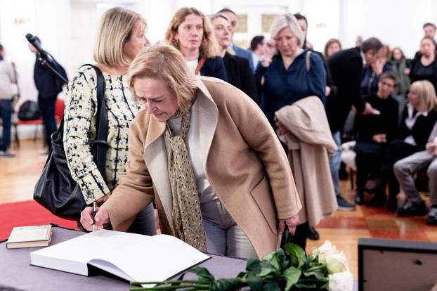 Zagreb: Komemoracija za novinarku Milu Moralić u Novinarskom domu