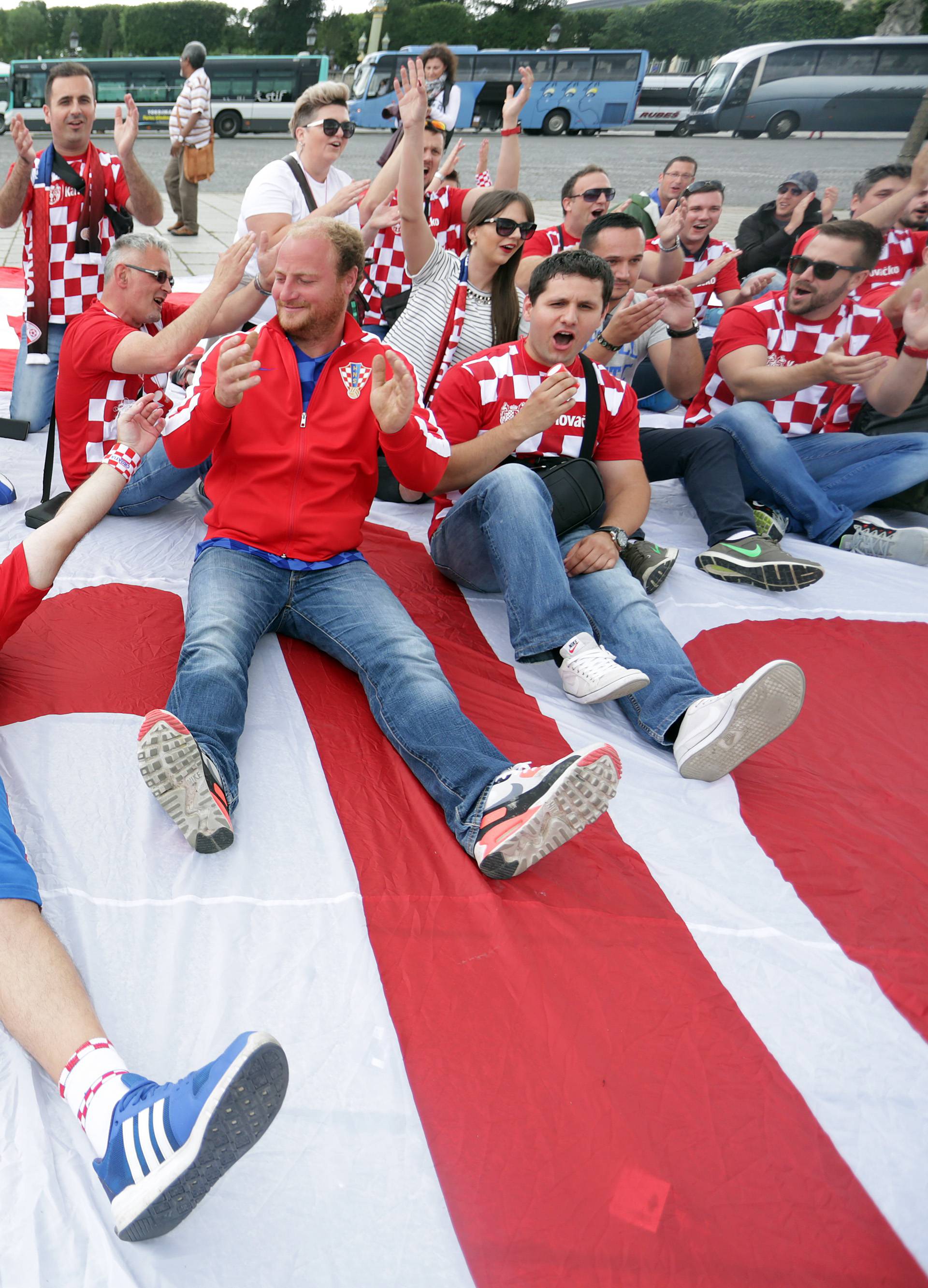 Hrvatska zastava bila je hit,  a bit će uz "kockaste" i danas...