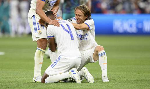 Modrić se sprda sa suigračem: 'Brate, zašto nosiš pokrivač!?'