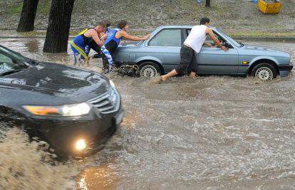 Australiju pogodile najveće padaline u zadnjih 120 g.