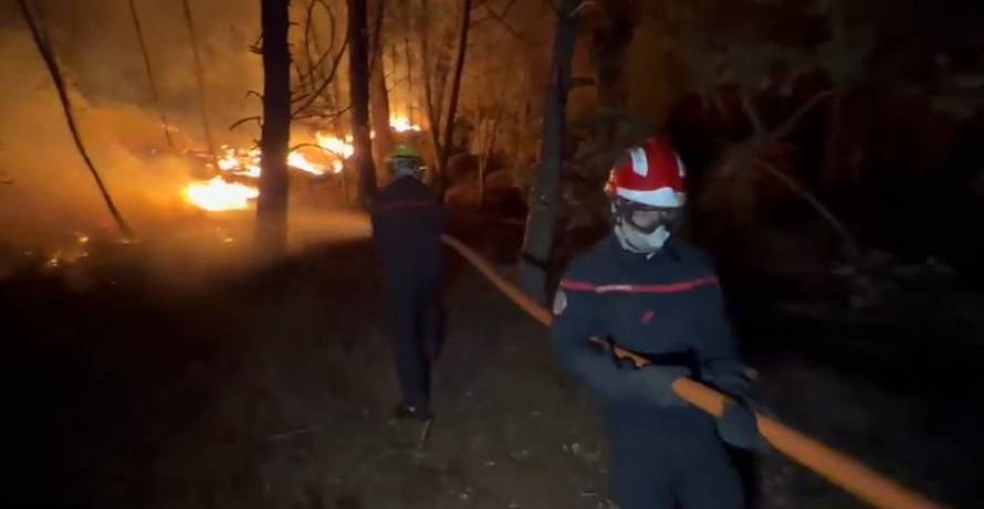 VIDEO Požar kakav Pariz ne pamti! Vatra je pred kućama, prvi put su dignuti kanaderi