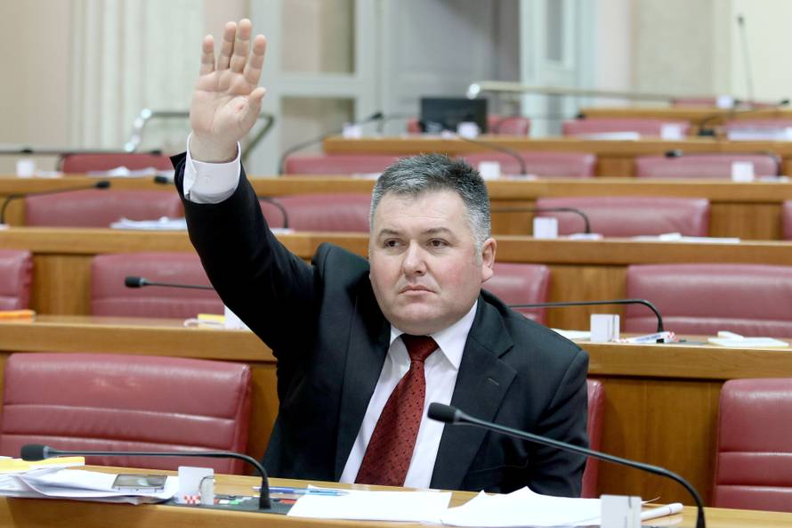 'Možeš umrijeti od dosade dok čekaš da te vlak HŽ-a pregazi'